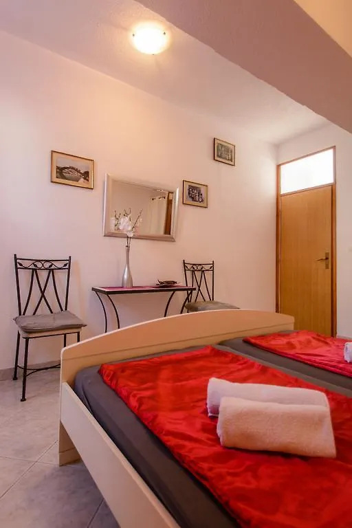 ***  Studios Anette Guest House Trogir Croatia